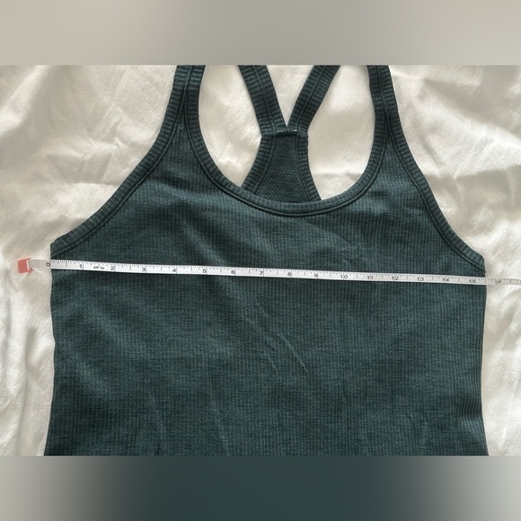 ⭐️ Like New ⭐️  Lululemon: Women's Sleeveless Top- Size 10 - Picture 2 of 8